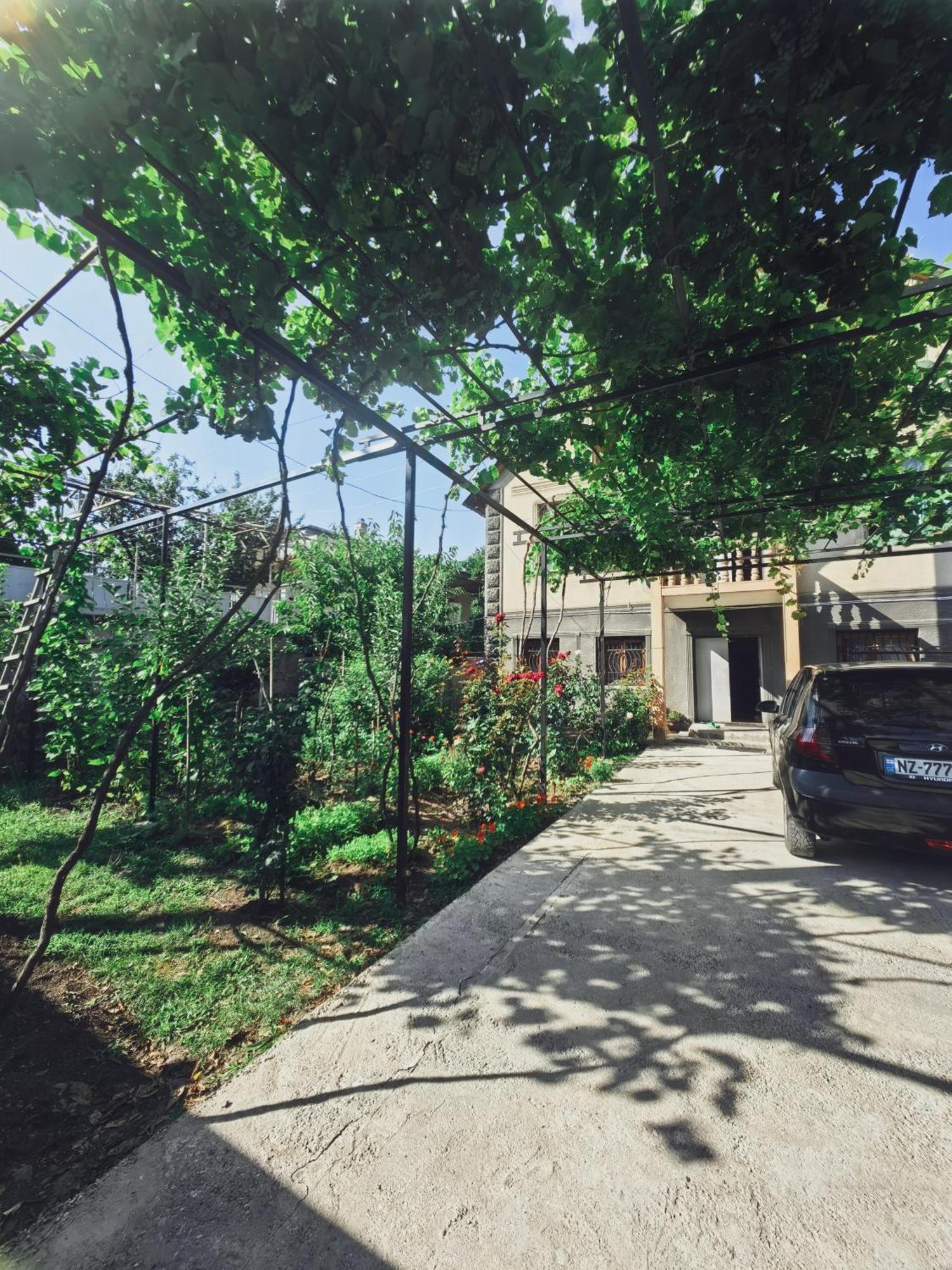 Guest House Metreveli Street 19 Khashuri ภายนอก รูปภาพ