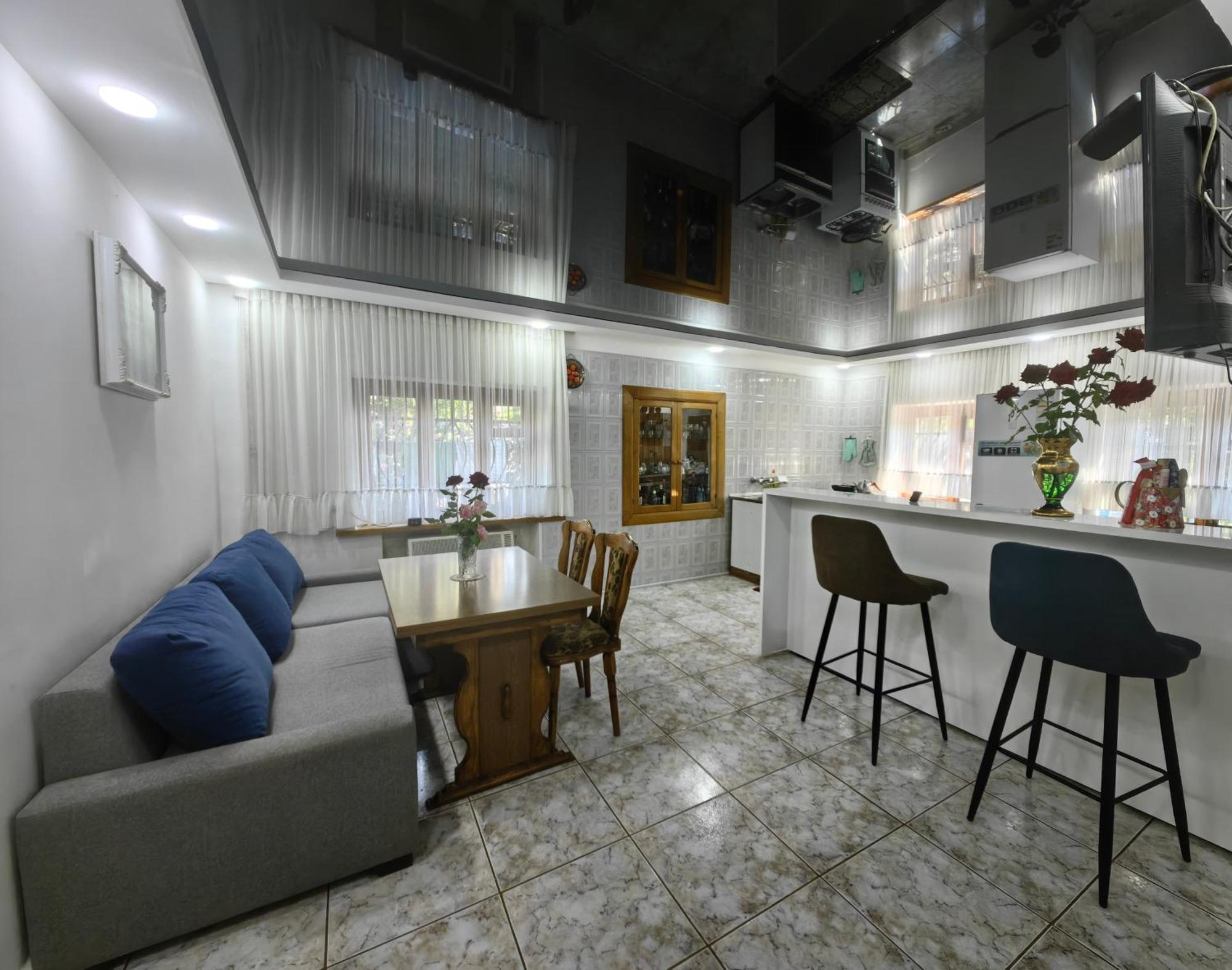 Guest House Metreveli Street 19 Khashuri ภายนอก รูปภาพ